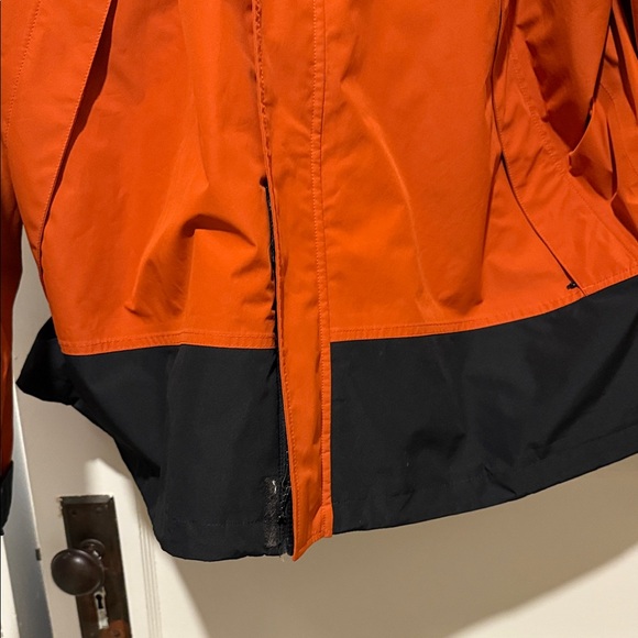 Eddie Bauer Men's XXL Orange and Black Ski Jacket - Picture 7 of 9